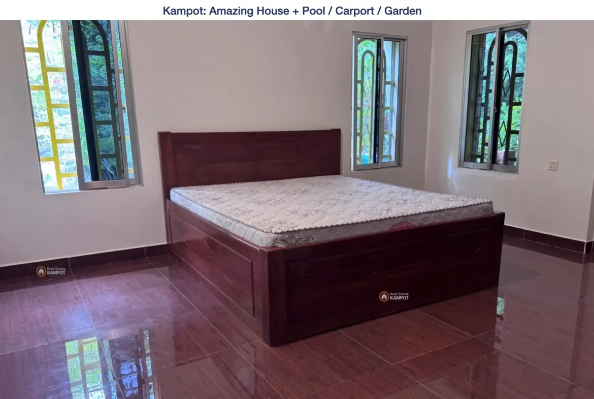 Kampot: Amazing House + Pool / Carport / Garden