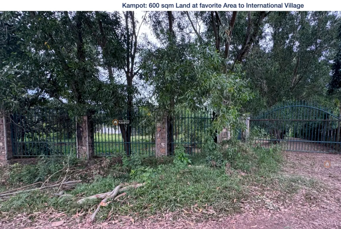 Kampot: 600 sqm Land at favorite Area to International Village