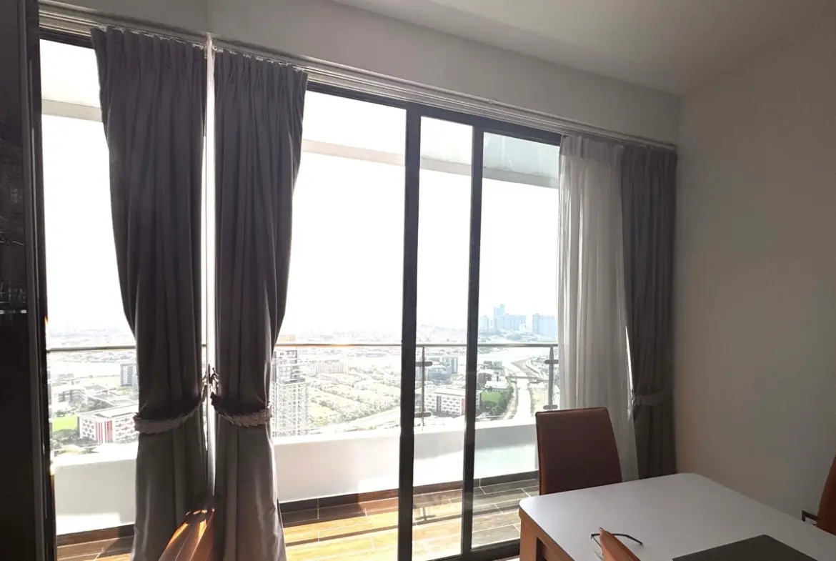 High-Luxury Duplex Penthouse – Top Floor Corner Unit The Bridge Residence