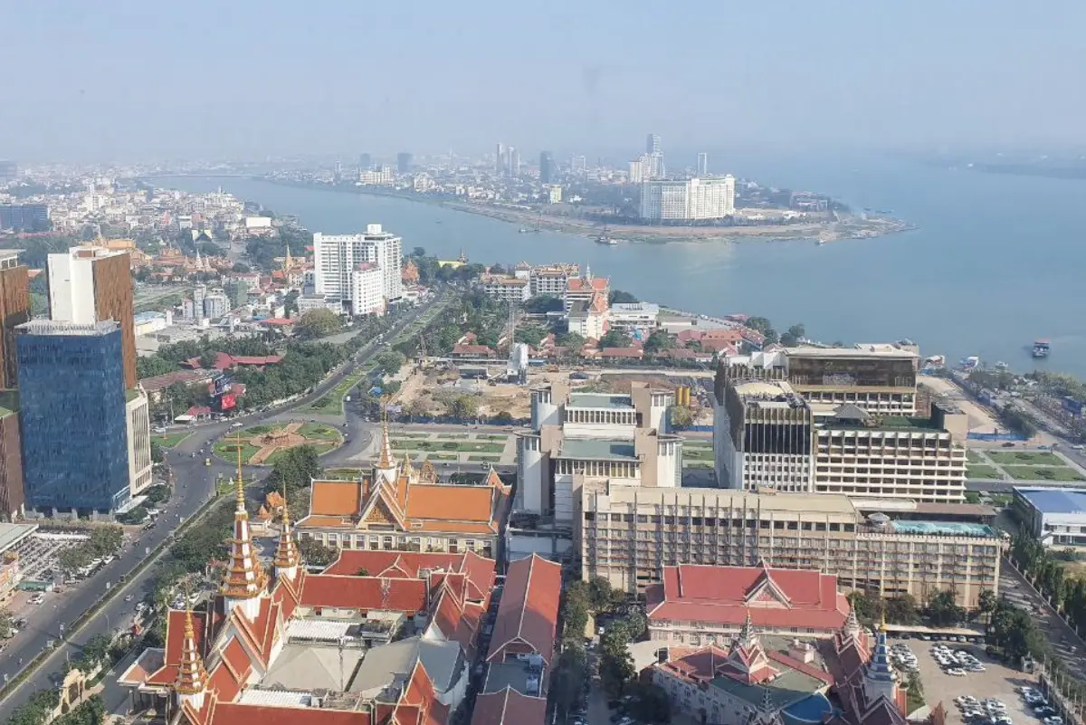 High-Luxury Duplex Penthouse β Top Floor Corner Unit The Bridge Residence High-Luxury Duplex Penthouse β Top Floor Corner Unit The Bridge Residence