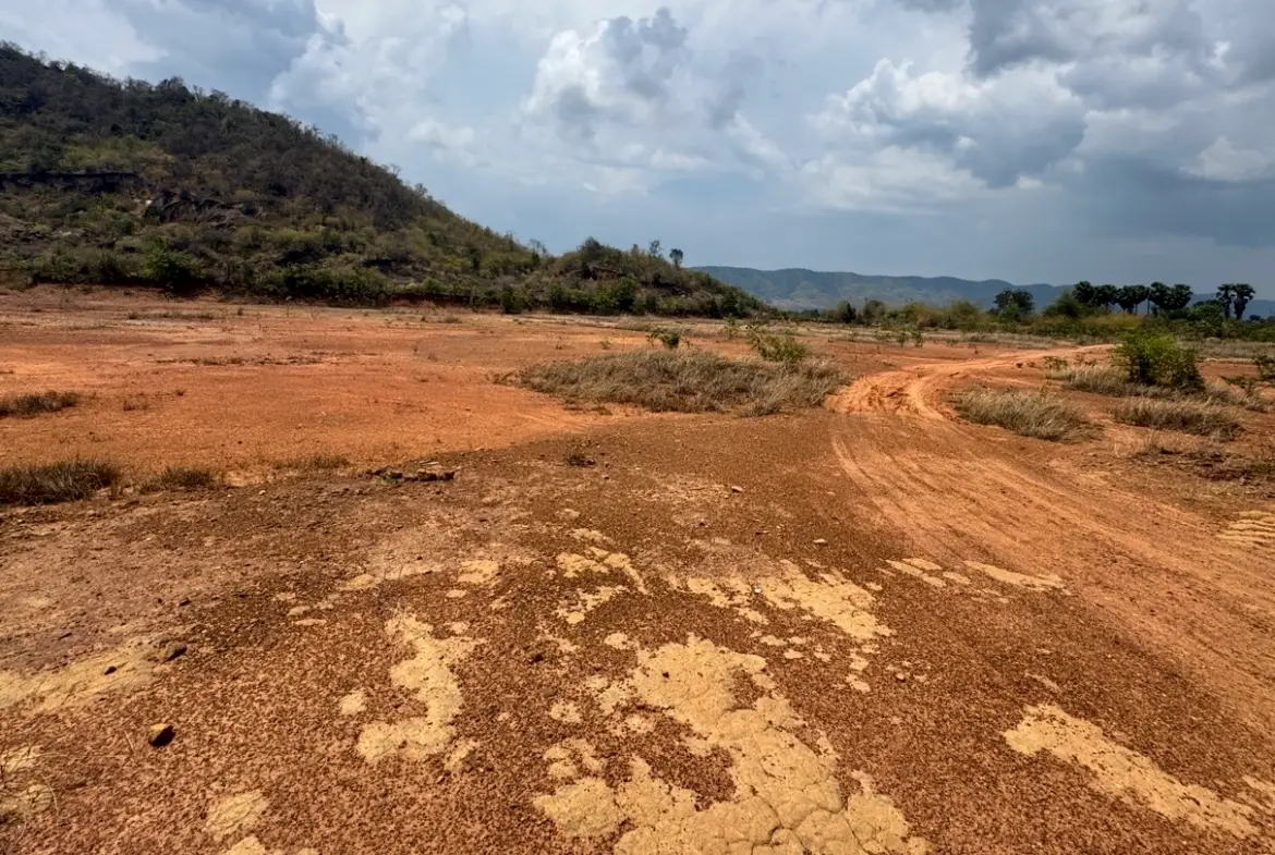 Kampot: Prime 70,000 sqm Land for Industrial or Commercial Development