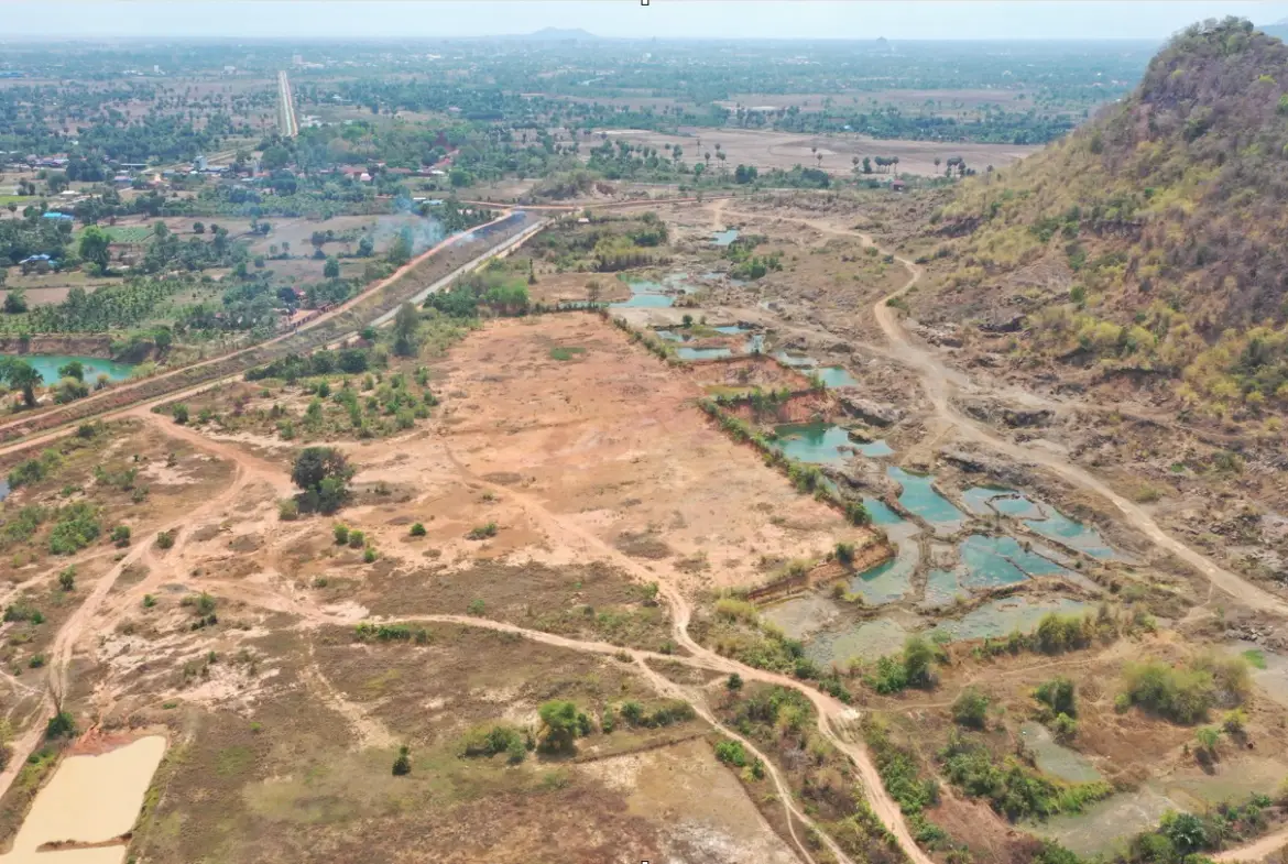 Kampot: Prime 70,000 sqm Land for Industrial or Commercial Development