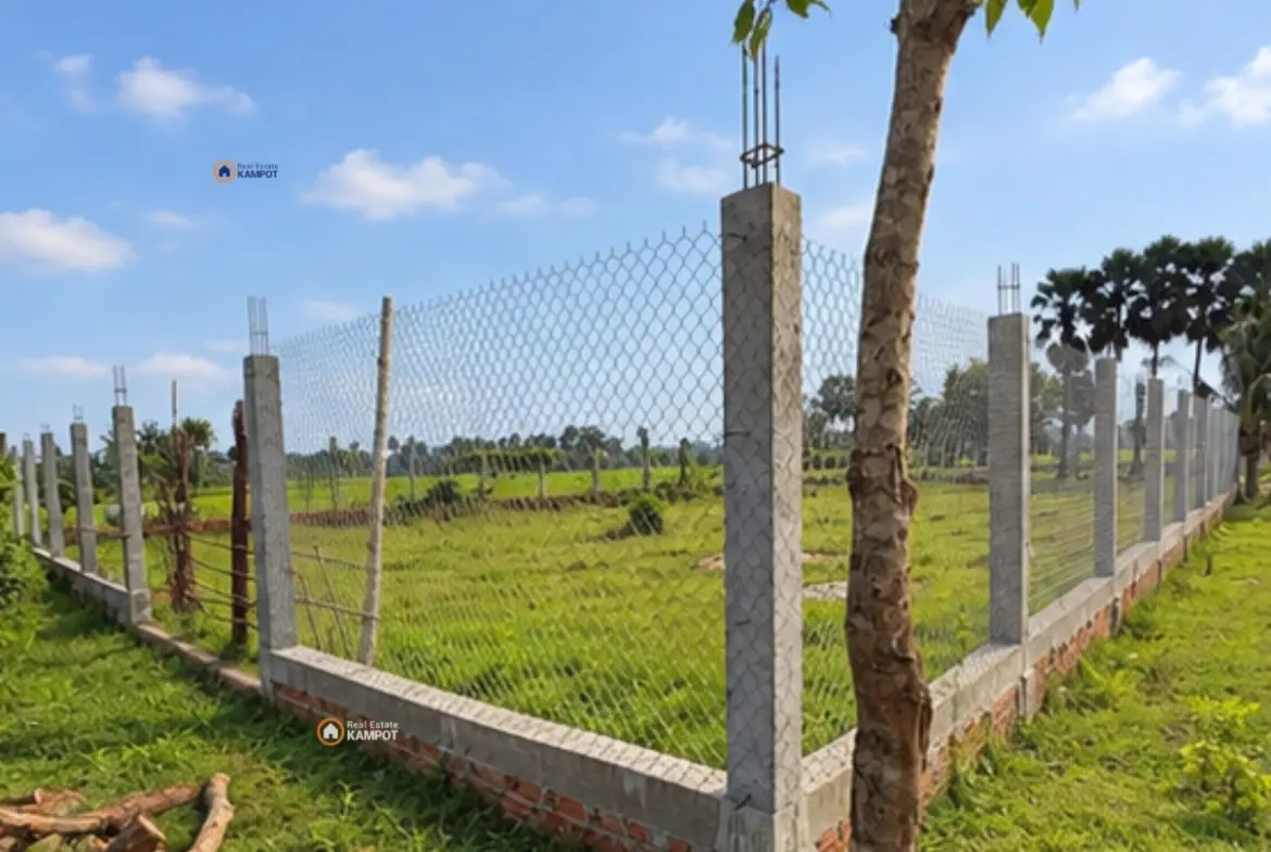 Kampot – Land full fenced, 2.350 sqm