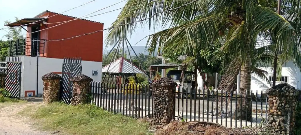 Interesting 2 houses combination