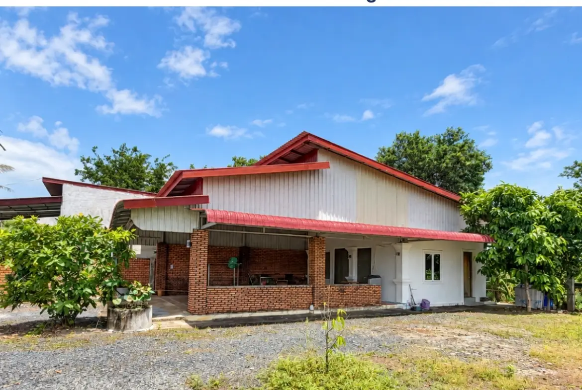 Beautiful House in Kampot City – Quiet Location, Huge Terrace & Rice Field Views
