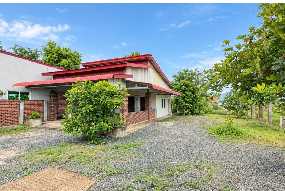 Beautiful House in Kampot City – Quiet Location, Huge Terrace & Rice Field Views