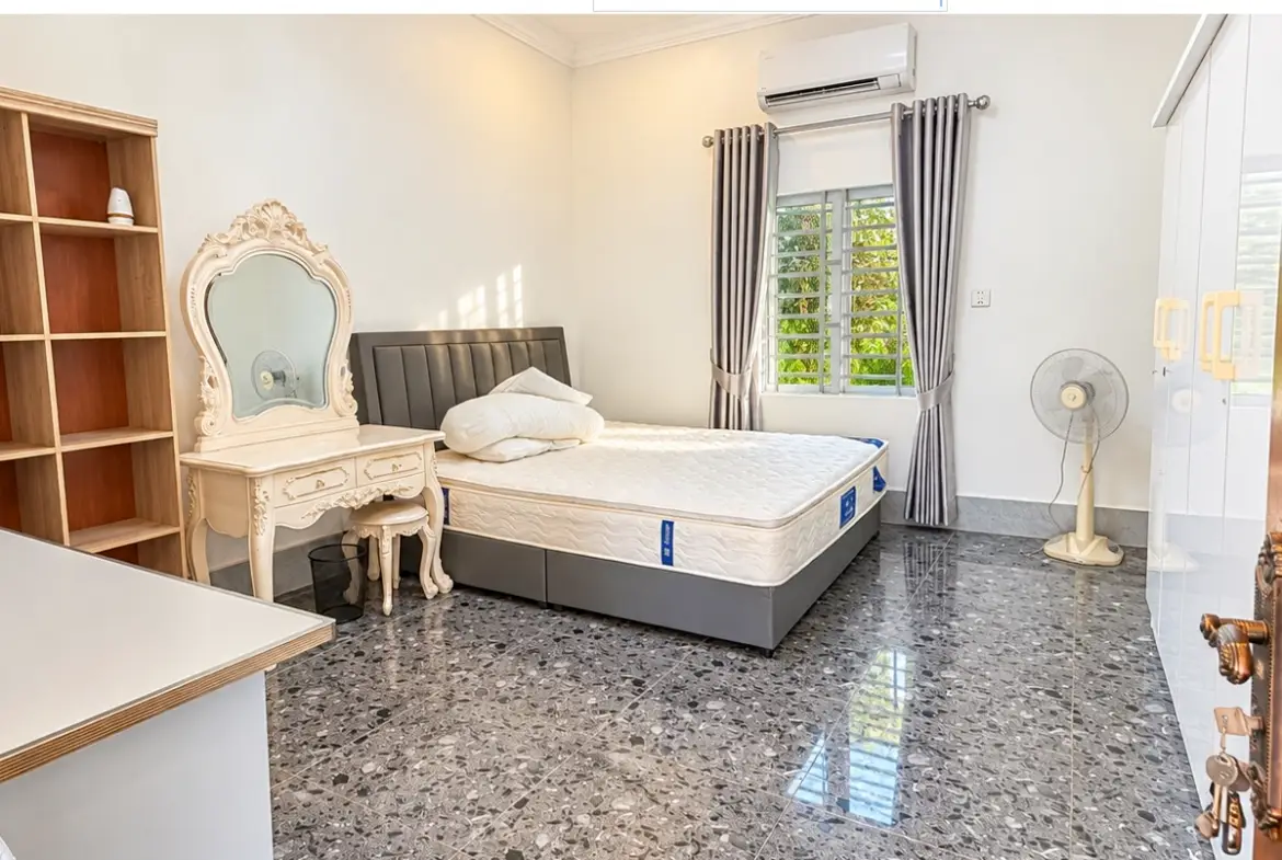 Beautiful House in Kampot City – Quiet Location, Huge Terrace & Rice Field Views