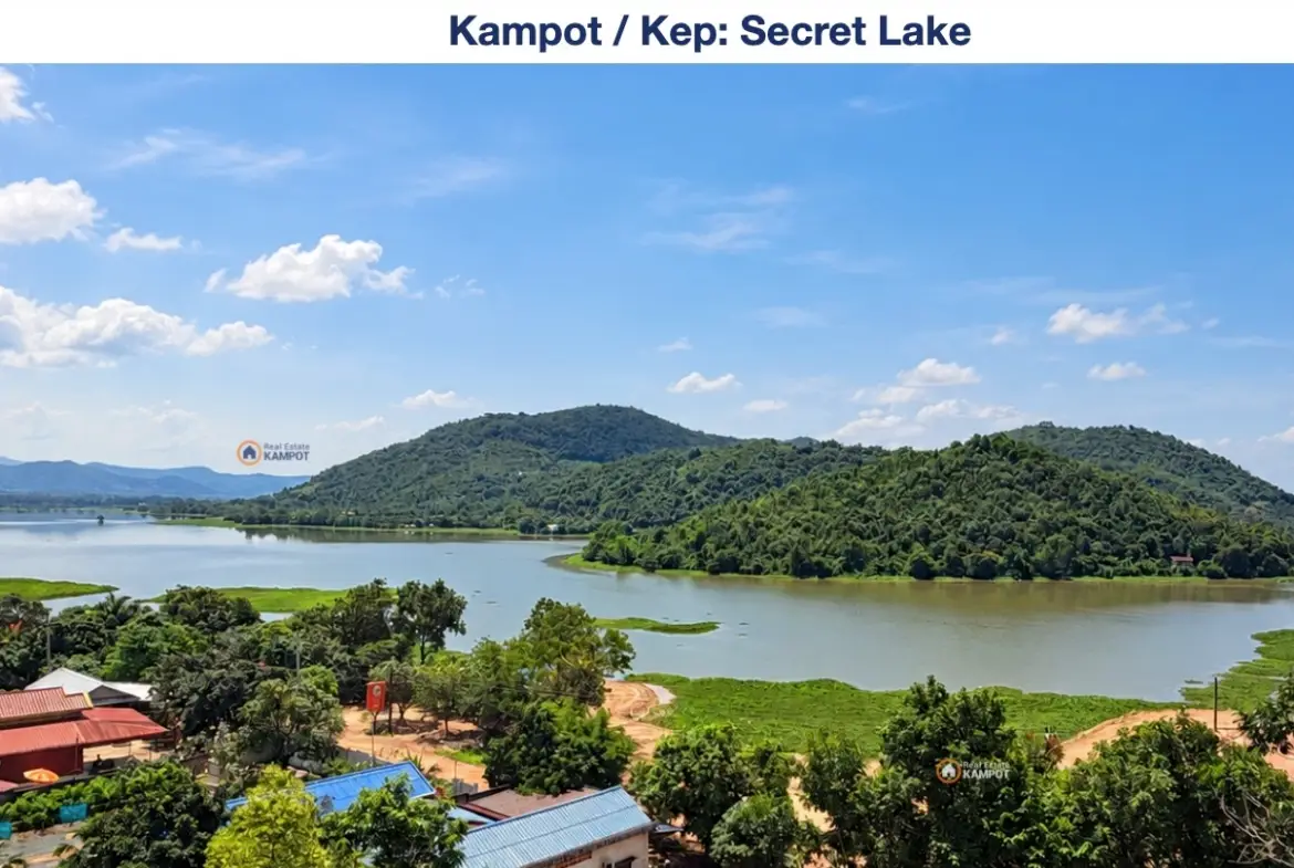 Beautiful Hillside Home with Perfect View at Secret Lake