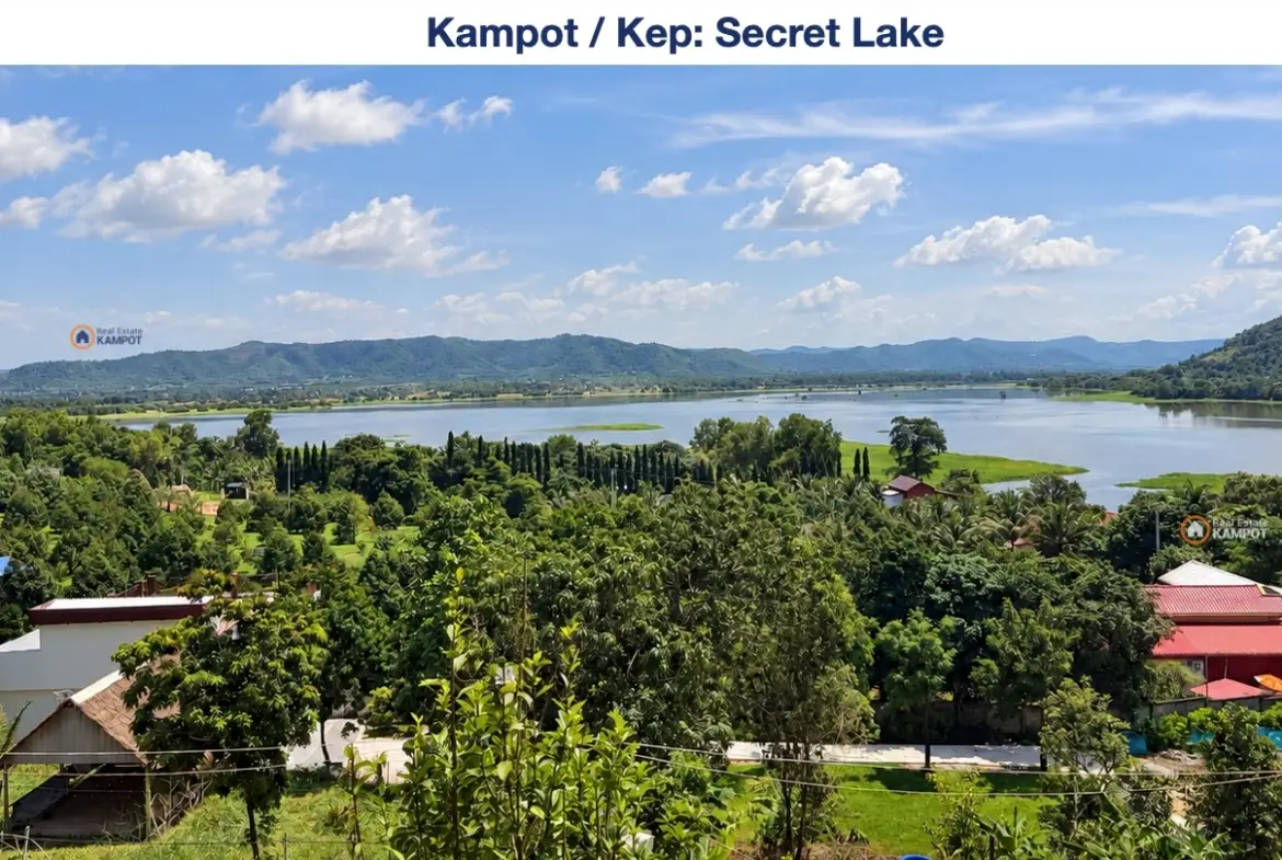 Beautiful Hillside Home with Perfect View at Secret Lake